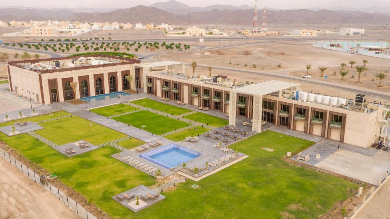 ホテル استراحة الفيحاء Al Feyhaa Resthouse Samail エクステリア 写真